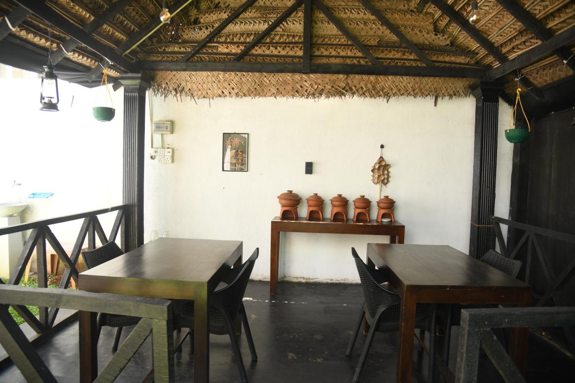Wild Park Safari Home Stay Udawalawe Exteriör bild